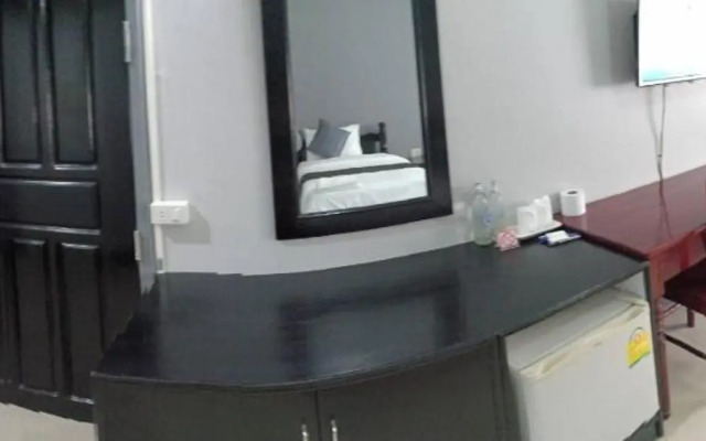 Submukdaphoomplace Hotel