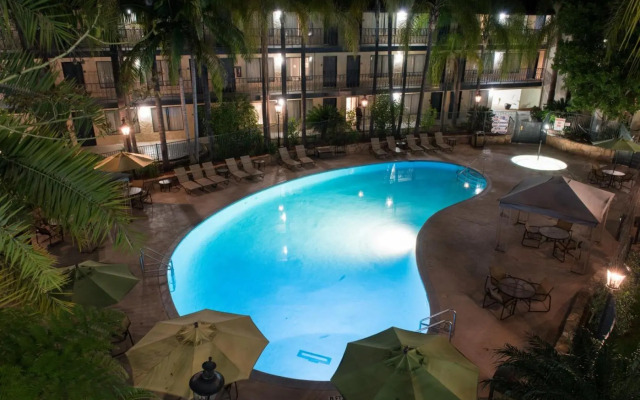 Vanllee Hotel and Suites