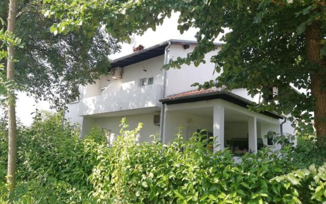 Apartment and Rooms Vilma