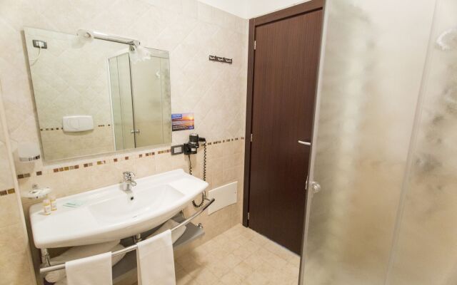 Ticho's Greenblu Hotel