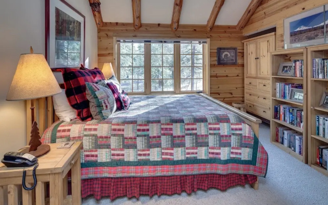 Diamond Peak 2 3 Bedroom Home