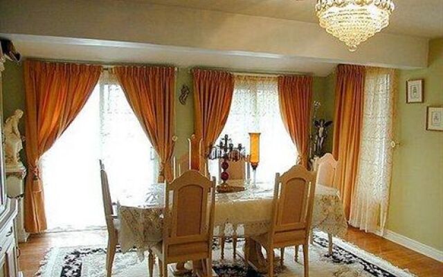 Three Diamond Inn