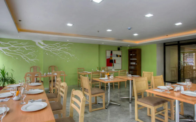 马卡蒂大道福尔萨酒店(Fersal Hotel Makati Avenue)