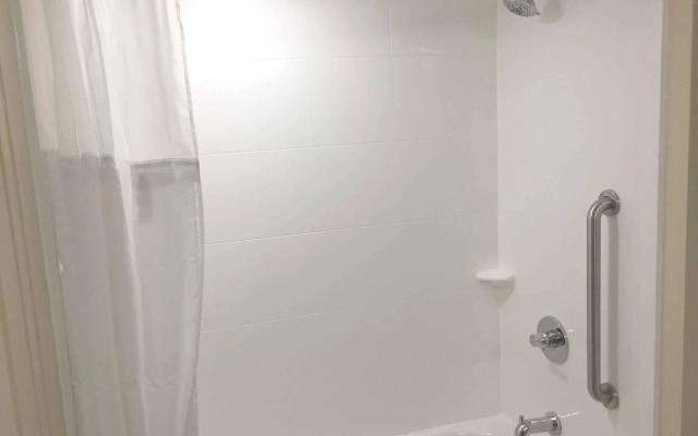 Best Western Plus Birmingham Inn & Suites