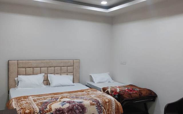 Goroomgo Kashi Paradise Varanasi