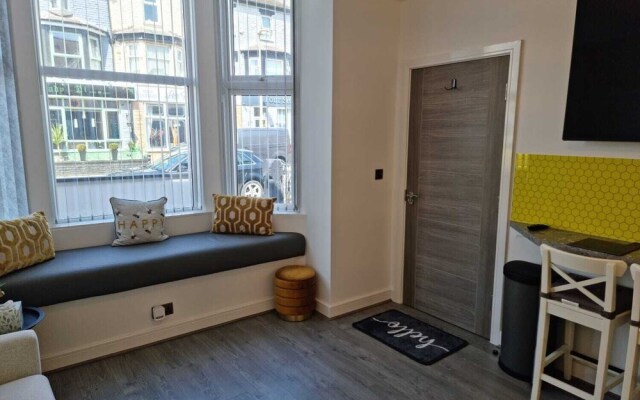 Sundown Holiday Apartment by Sasco