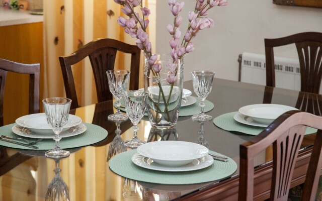 Deluxe 2 Bedroom apt in Petroupoli