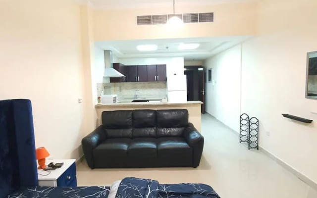 Lovely Furnished Studio With Pool - Apartment in ดูไบ - Photo 3