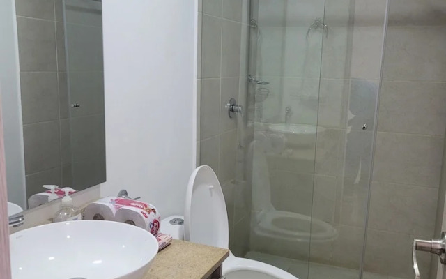 Apto 414 Ocean Drive Crespo Cerca al Mar