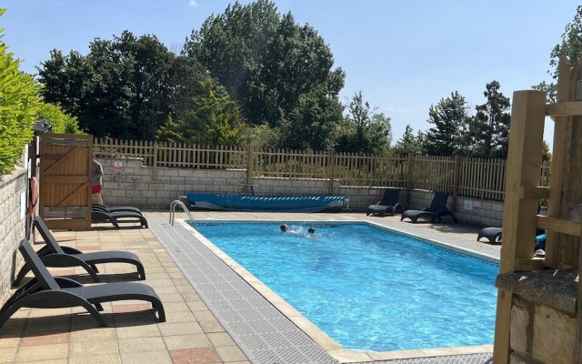 St Helens - Lodge - Sleeps 4 - Pets Allowed - Pool