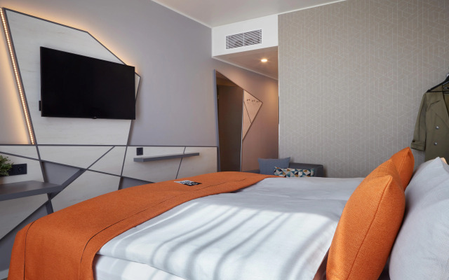 Holiday Inn - the niu, Hub Dusseldorf Messe by IHG