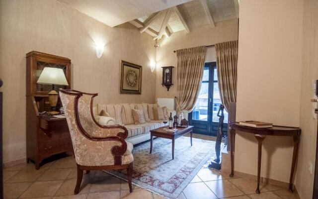 Ostra Menalon Luxury Suites