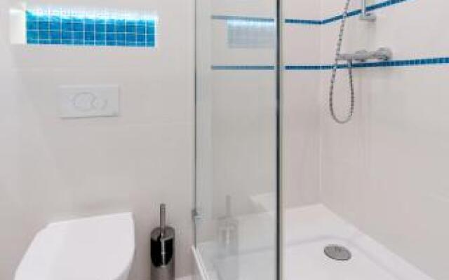 Beautiful Jewish District Apartment for 7