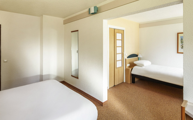 ibis Chartres Ouest Luce
