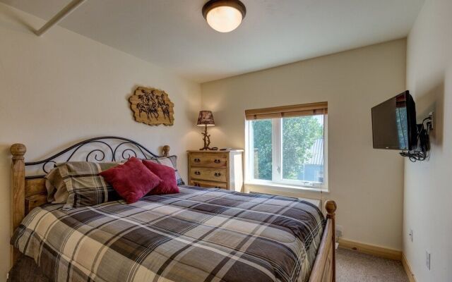 HiWay 40 Grill and Lodge