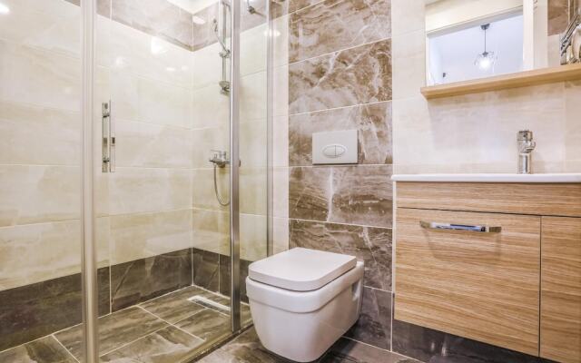 2 1 Modern Flat With Balcony in Tuzla