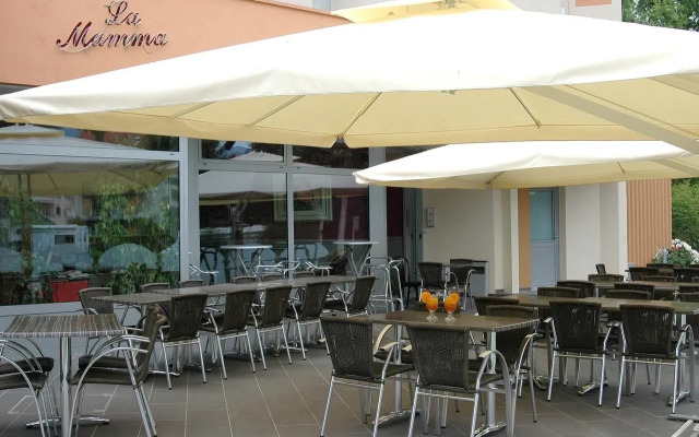 Hotel Novel Restaurant La Mamma