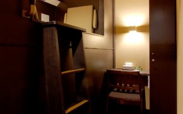 Capsule Cabin Petit Nagoya - Men Only