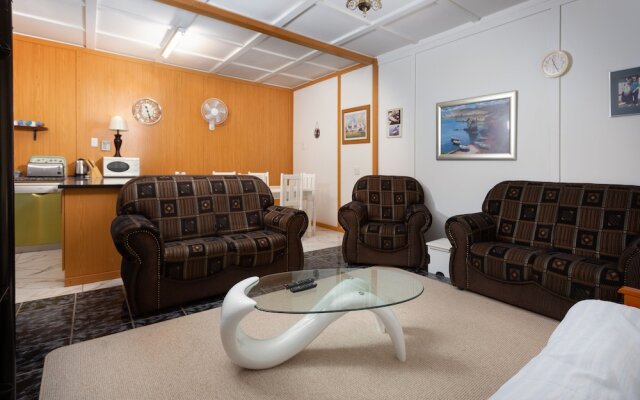 Gariep Dam SunRose Group of Guest Houses