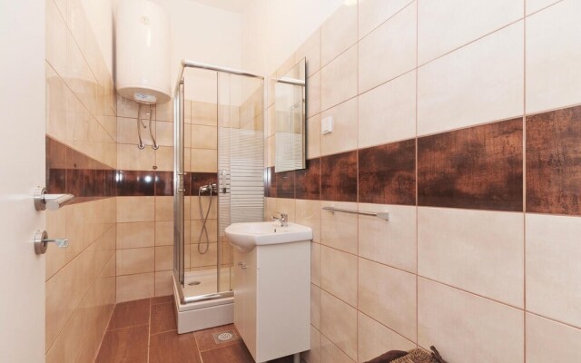 Amazing Home in Pakostane With Wifi and 5 Bedrooms