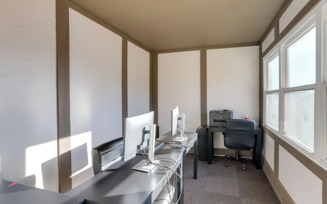 Toledo Vacation Rental ~ 8 Mi to Downtown!