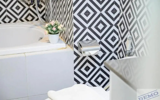 Luxe Paradise Suites Dich Vong Hau