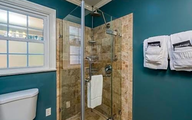 Colonial Gardens Bed & Breakfast