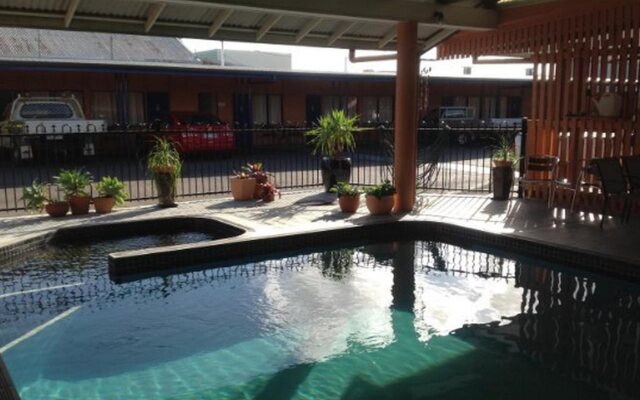 Parkside Motel