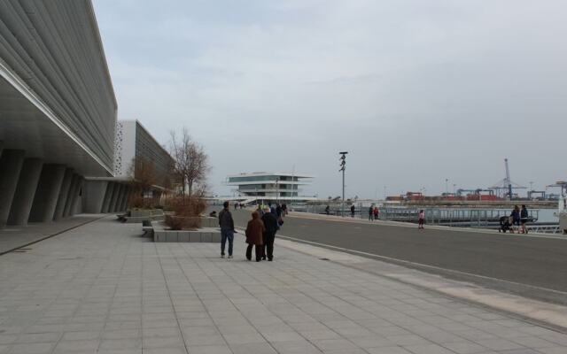 Piso Moderno Cerca de la Playa Malvarrosa