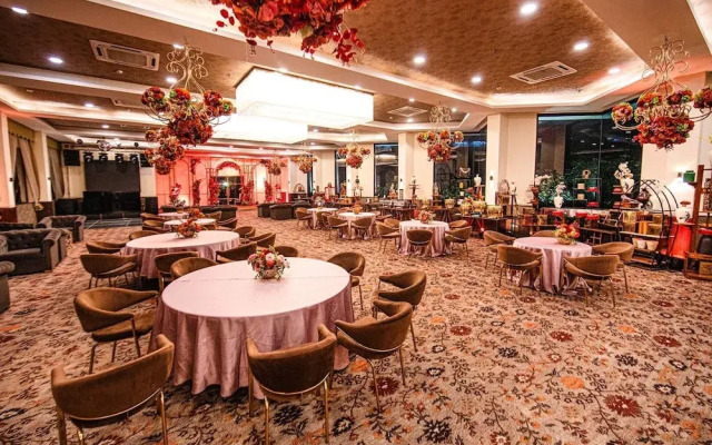 Fabhotel Prime Luxera
