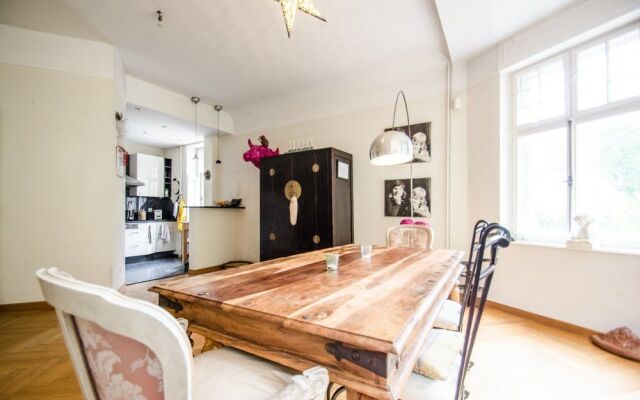Villa12 Guesthouse & Event