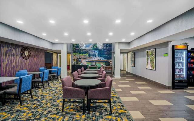 La Quinta Inn & Suites by Wyndham Cookeville