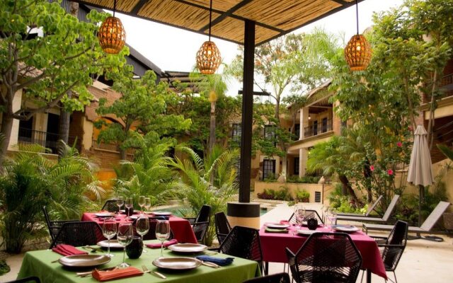 Casa de Adobe Gallery & Luxury Boutique