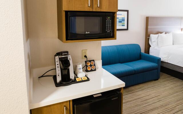 Holiday Inn Express & Suites Knoxville-Farragut, an IHG Hotel