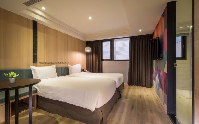 CHECK inn Taichung Wenxin Zhongqing