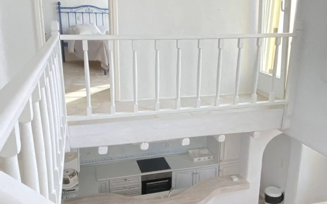 Myrovi ​Living