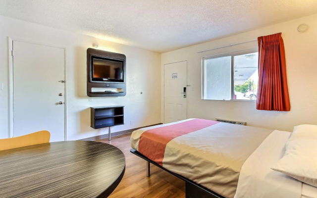 Motel 6 Campbell, CA - San Jose