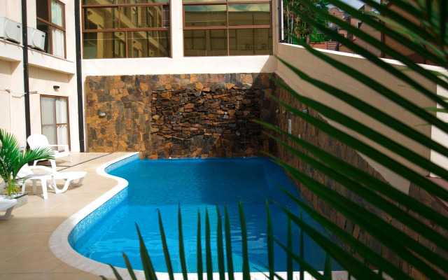 Arami Hotel & Lodge