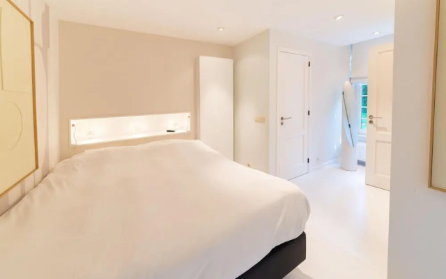 Villa White in Spa With Pool
