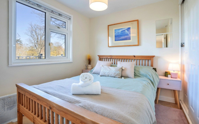 Chalet in Snowdonia With Pool & Fishing Lake