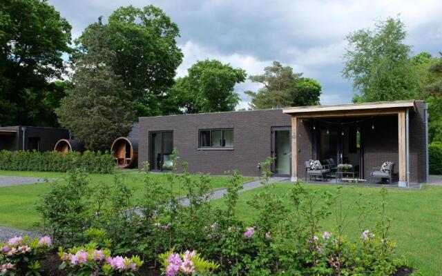 The Black Oak - Luxe bungalow met prive sauna