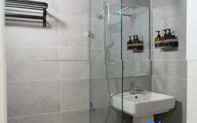 Near Seongsu · Safe Female Stay (3min from Subway)