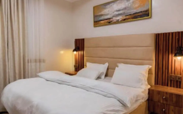 Tranquil Point Residence