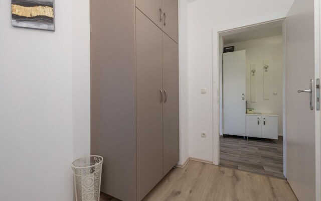 Beautiful Apartment in Lovran With Wifi and 2 Bedrooms