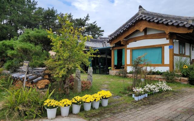 Gyeongju Namsan Hanok