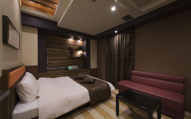 Hotel MYTH