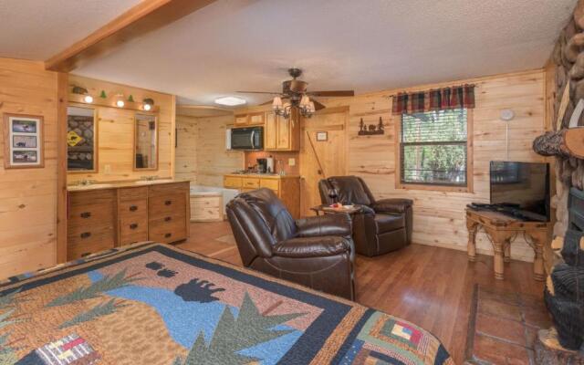 Upper Canyon Inn & Cabins
