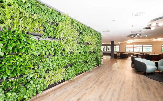 Feel Good Hotel