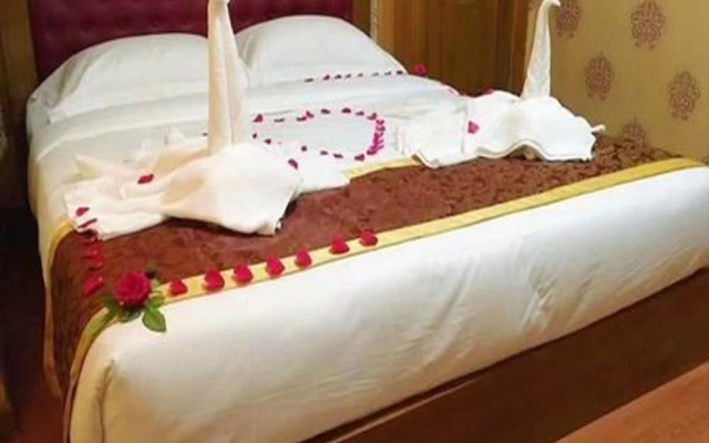 C & Y Hotel