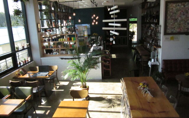 Andong Poong-gyung HOSTEL n LIBRARY